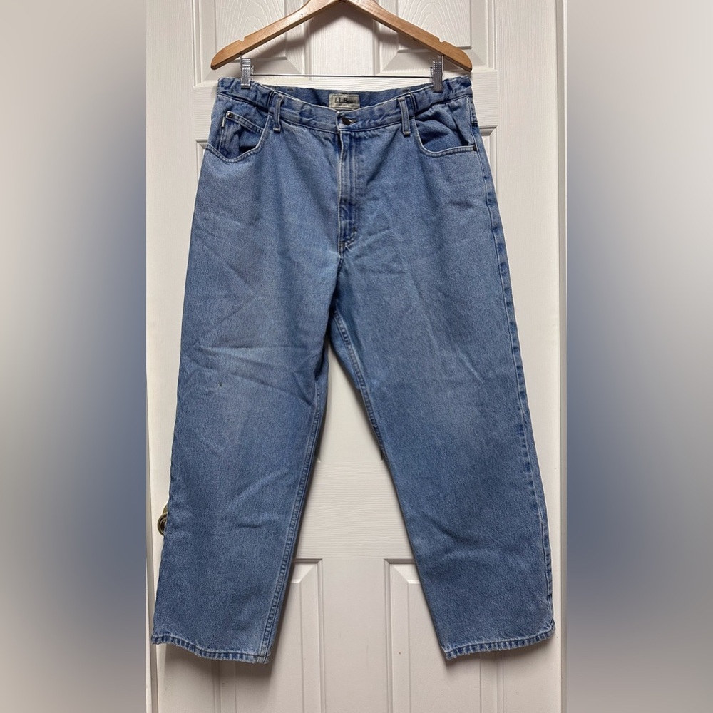 L.L. Bean Mens Jeans 38x30 Relaxed fit comfort waist